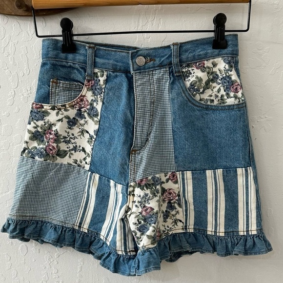 Vintage California Concepts Patchwork High Rise Ruffle Denim Shorts - Picture 1 of 14